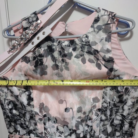 Eliza J dress. - Picture 10 of 11